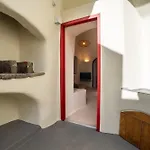 Approxi Cave: 2-bedroom Retreat Holiday home