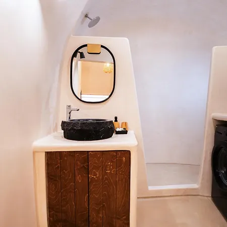 Approxi Cave: 2-bedroom Retreat Holiday home