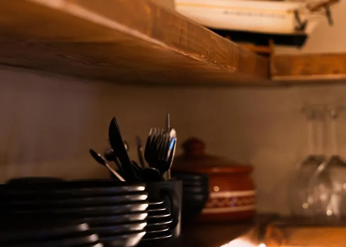 Approxi Cave: 2-bedroom Retreat Holiday home