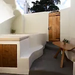 Approxi Cave: 2-bedroom Retreat