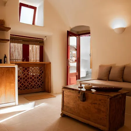 Approxi Cave: 2-bedroom Retreat Tatil Evi Éxo Goniá