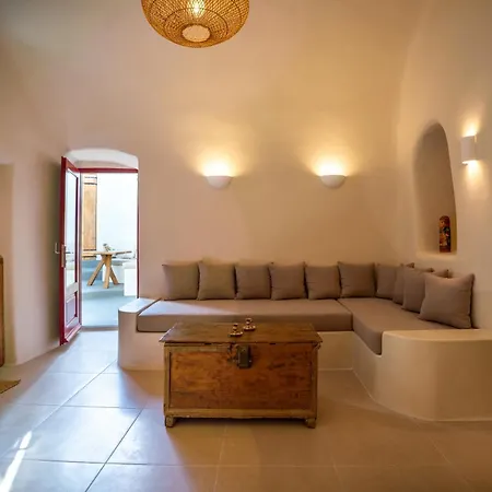Approxi Cave: 2-bedroom Retreat Tatil Evi Éxo Goniá